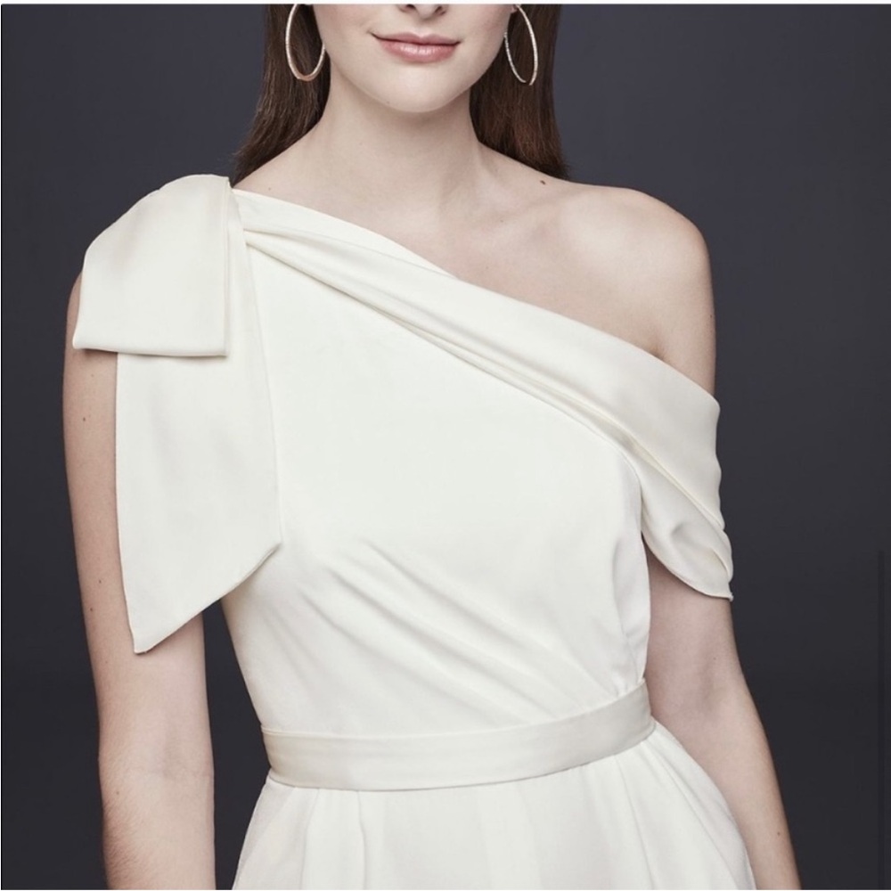Chic One-Shoulder Cream Dress